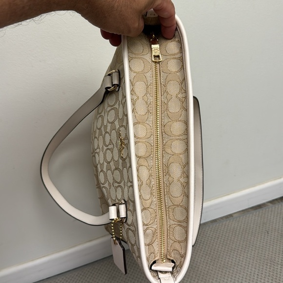 Authentic Coach natural/nude leather canvas F58282 signature tote almost new - Picture 9 of 9